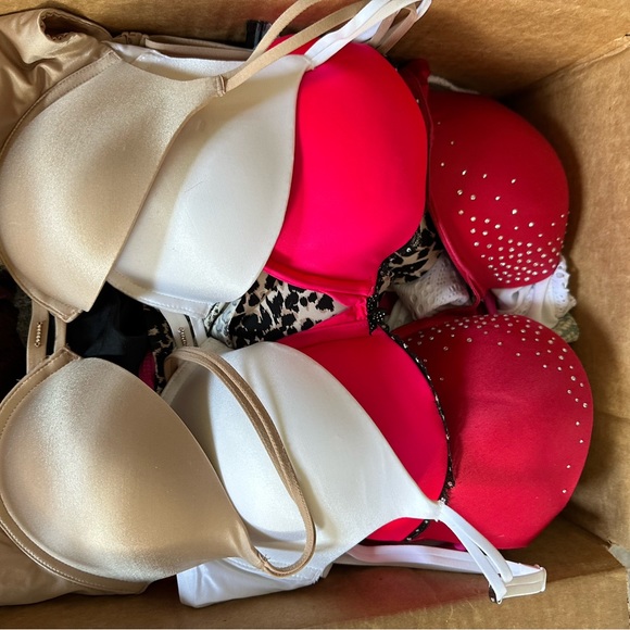 Victoria secret bombshell bra bundle - Picture 1 of 1